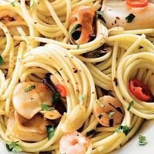 Spaghetti Aux Fruits De Mer Et Huile De Piment Guide Recettes Recipe In 2020 Chili Oil Chili Oil Recipe Stuffed Peppers