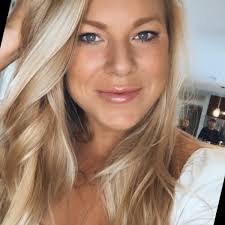 Stef Webb's Instagram, Twitter & Facebook