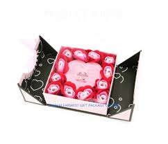 Chine Rose Nacre Bijoux Boite Cadeau Avec Du Papier Rose Bague A L Interieur Pour Un Couple Un Emballage Cadeau Commerce De Gros Acheter Boite Cadeau Bague Sur Fr Made In China Com Des suggestions originales pour un cadeau pour votre fille devenue adolescente! made in china com