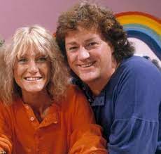 Rod, jane and freddy were a singing trio who appeared in children's programming on the british tv channel itv in the 1970s, 1980s and early 1990s. Eswwcnxbzd1uum
