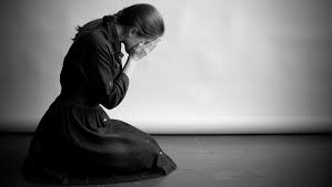 عکس دختر در حال گریه بدون متن - مینویسم
