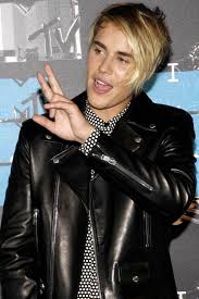A young justin bieber was slowly rising to fame, and his hair was the subject of everyone's attention. The Timeline Of The Boldest Justin Bieber Hair Styles Evolution
