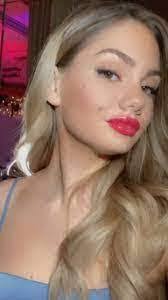 Regina Wray's Instagram, Twitter & Facebook