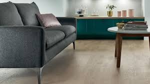 From dining room flooring to hardwood flooring in the living room or bedroom, every carlisle floor is a masterpiece that is the perfect reflection of the homeowner's sense of style and beauty. Open Plan Flooring Ideas Howdens