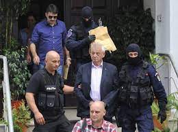 Sorin oprescu este un chirurg cunoscut, fost director al spitalelor universitar si elias din bucuresti si politician roman. Ex Mayor Of Bucharest Sorin Oprescu Sentenced To 5 Years And 4 Months In Prison The Romania Journal