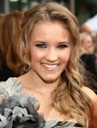 Lily Prescott's Instagram, Twitter & Facebook