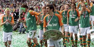 Johan cédric micoud (né le 24 juillet 1973) est un ancien footballeur professionnel français qui a joué principalement en tant que milieu offensif. Comunio History Als Le Chef Johan Micoud Den Sv Werder Bremen Verzuckte