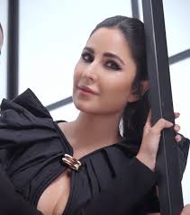 Abdullah Amjad adlı kullanıcının Katrina Kaif panosundaki Pin