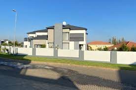 Her second home is smaller than her first home but is filled with zinhle's touch such as the black. Dj Zinhle Flaunts Her Huge House Style You 7