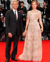 Profilo ufficiale aperto unicamente per evitare l'esistenza di profili fake che fingono di. Stilkritik Die Schonsten Looks Der Filmfestspiele Venedig Brigitte De