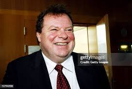 Gloria Strauss's Instagram, Twitter & Facebook