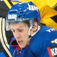 Jenkkihyökkääjä jatkaa Bluesissa