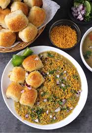 You can also add it's chutney to vada pav, misal pav and sandwich. Misal Pav How To Make Misal Pav Recipe Cook With Kushi