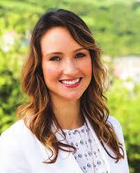 Teri Benoit's Instagram, Twitter & Facebook