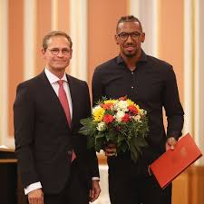 The award is in recognition of those who have furthered tolerance. Bayern Germany On Twitter Jerome Boateng S Parents Prince And Martina Attending The Ceremony