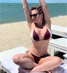 Ela reduziu bastante a quantidade de comida nas refeições. Conheca A Dieta Que Fez Deputada Joice Hasselmann Emagrecer 20 Kg