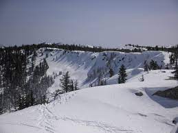 Located 12 miles west of south lake tahoe, with 2000 acres of trail and tree skiing and snowboarding. 2360mã®sierra At Tahoeé›ªäºˆå ±