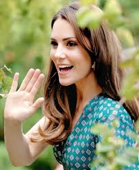 Catching hearts with every wave 💖👑 #SimplyKate