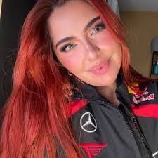 Yadira Irizarry's Instagram, Twitter & Facebook