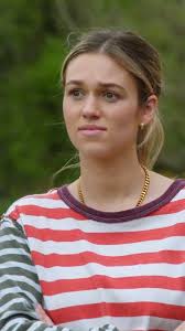 Things turn explosive when Jase, Si, and the guys spend the weekend at a  hunting cabin to celebrate Martin's bachelor party.