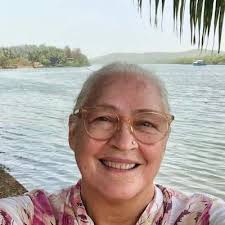 Bands cause me chest pains. Nafisa Ali Bio Age Net Worth Height Married Nationality Body Measurement Career