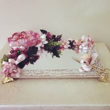 Cicek Dekorasyonlu Ve Ayakli Soz Ve Nisan Tepsisi Urunu Ozellikleri Ve En Uygun Fiyatlari N11 Com Da Cicek Deko Nisan Dugun Masa Susleri Dugun Dekorasyonlari