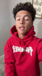 Avery Siples's Instagram, Twitter & Facebook