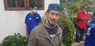 Mat over is known for the following tv shows: Mood Turns Solemn As Najib Supporters Learn Of Guilty Verdict The Star
