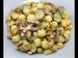 Check spelling or type a new query. Gnocchetti Con Zucchine Speck E Robiola Cucinandomelagodo Youtube