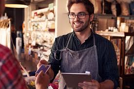 L'employé de station service assure des tâches polyvalentes. Employe Libre Service Employe Polyvalent Fiche Metier Offres D Emploi Bruce