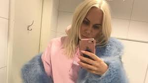 Music video by tomine harket, unge ferrari performing nostalgi 3millioner. Minstil Tomine Harket Minmote No Norges Storste Moteside