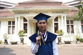 Find more data about edukasystem. Sodiko Hidayad Wisudawan Inspiratif Pendiri Startup Eduka System Institut Teknologi Bandung