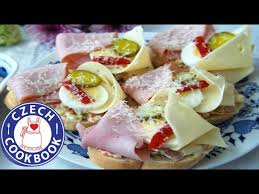 Lahudkyzlatykriz.cz chlebíček se šunkou na salátě, ozdobený vejcem, okurkou, rajčetem a petrželkou. Open Faced Fancy Sandwiches Recipe Chlebicky Czech Cookbook Youtube