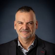 Everybody like to put "Expert" or "Senior" in front of their title, it's  probably true in most of the cases, but what make you an expert exactly?  Your studies? Years of experience?