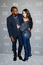 Click through the slideshow to see all of the famous guys kim kardashian. Kim Kardashian Urlaubsfoto Lasst Fans Auf Ein Happyend Mit Kanye West Hoffen Gala De
