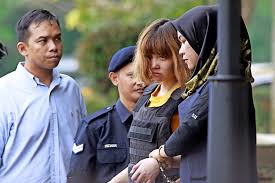Setibanya di klia, beliau telah diserkup dengan kain yang dikatakan mengandungi racun. Malaysia Mordanklage Im Fall Kim Jong Nam Haz Hannoversche Allgemeine