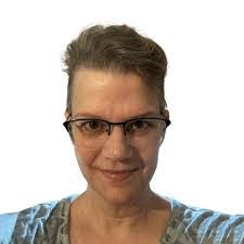 Paula Landers's Instagram, Twitter & Facebook