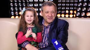 Кажется, он жил легко и умел наслаждаться каждым мгновением. Y Dko9r8styeam