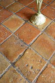 Carreaux Anciens En Terre Cuite Originaire D Anger Retrouvez Nos Nombreux Sols Anciens Sur Www Provence Materiaux Anc Materiaux Anciens Materiaux Terre Cuite