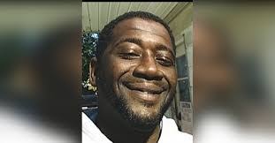 Mindy Hack's Instagram, Twitter & Facebook