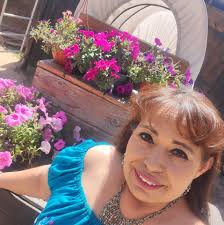 Ella es mi cuñada ASHLEY SALGADO andaba en #reynosa ayer y ya venía para  #USA dijo que la venían siguiendo 2 personas luego ya se perdió  comunicación con ella eran las 11:40