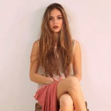 Coge tu vida, tus cosas, tu forma de ser que de ti ya no tengo sed vete con tus amigos. Ahora Lloras Tu Feat Cnco Ana Mena Vagalume