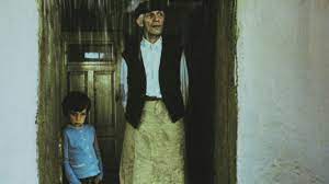 Celý český film ke zhlédnutí zdarma. Chc Je A Chc Je 10 Hlasek Z Kultovni Komedie Na Samote U Lesa Kemra Do Filmu Dostala Schopnost Zachazet S Kosou G Cz