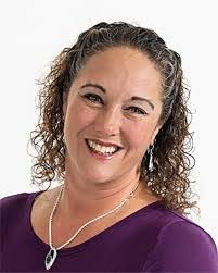 Dawn Hillen's Instagram, Twitter & Facebook