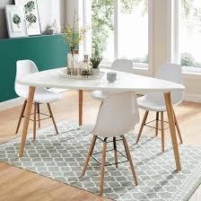 Benedikt Table A Manger Triangulaire 6 A 8 Personnes Scandinave Blanc Laque Satine L160xl120 Cm Table A Manger Triangulaire Meuble Salle A Manger Table A Manger