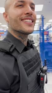 Kellie Ash's Instagram, Twitter & Facebook