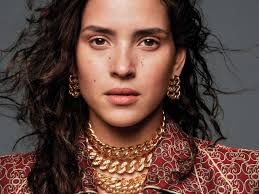 Akoya, freshwater, tahitian south sea, white south sea The 28 Best Gold Chain Link Necklaces For Every Kind Of Mood Vogue