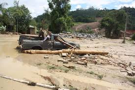 No total, mais de 1,5 milhão de catarinenses foram atingidos — muitos perderam casa e tudo o que tinham. Chuva Em Santa Catarina O Que Aconteceu Metsul Meteorologia