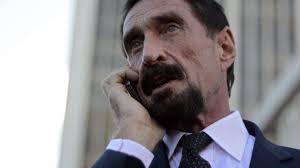 Mcafee, 74, the eccentric, eponymous founder of the pc antivirus software giant, took to twitter on monday to announce that he had been detained because he refused to don a medically. Film Uber John Mcafee Kultur Sz De