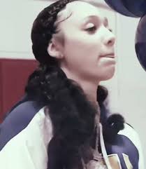 Bella Hines Achieves 3000 Career Points in Basketball